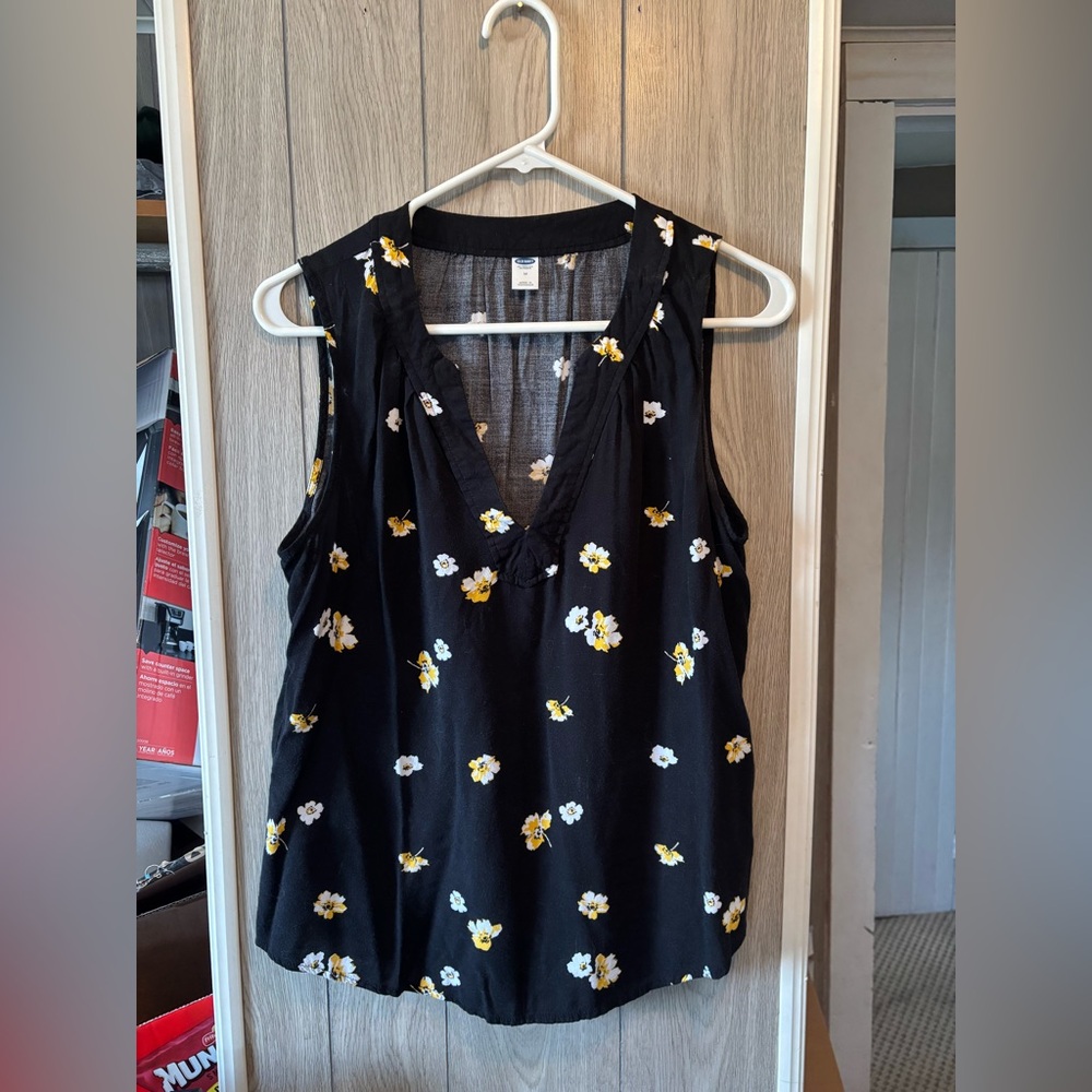 Old Navy Tank Top Medium